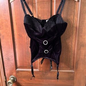 Black velvet corset with Structured Cups and Adjustable Straps. AS IS Size L